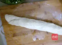 Illustration of how to make scallion pancakes 8