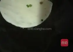 Illustration of home-style minced pork and scallion pancakes 4