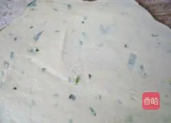 Illustration of how to make scallion pancake 7