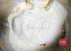 Illustration of how to make salted egg yolk soufflé 10