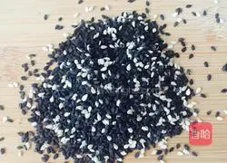 Sesame Pumpkin Cake Recipe Illustration 4