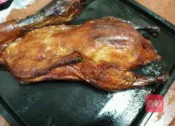 Illustration of how to make cumin pancakes with roast duck 3