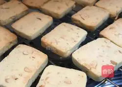 Illustration of how to make peanut almond cake 11