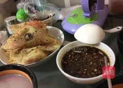 Illustration of how to make carrot and green pepper pancake 10