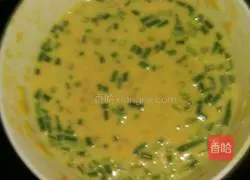 Illustration of how to make green onion, ham and egg pancakes 5