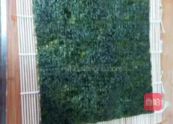 Simple sushi recipe illustration 2