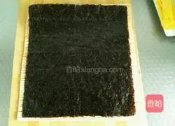 Illustration of how to make sushi rolls 2