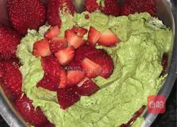 Strawberry Matcha Cheesecake Recipe Illustration 12