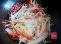 Illustration of how to make potato shredded burritos 3