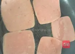 Illustration of how to make sushi seaweed rolls 3