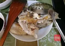 Illustration of how to make fish head cakes 4