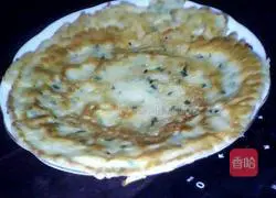 Illustration of how to make leek and egg pancake 4