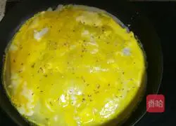 Illustration of how to make egg pancakes 4
