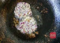 Illustration of how to make peanut and purple cabbage pancakes 10