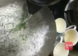 Illustration of how to make Caotou Pancake 3