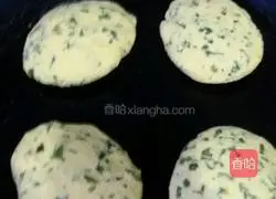 Illustration of how to make cornmeal pancakes 3