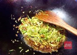 Illustration of Laoganma's Fried Pancakes 11