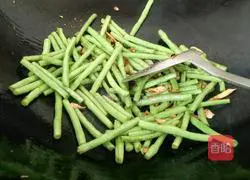 Illustration of how to make fried beans with fish cakes 4