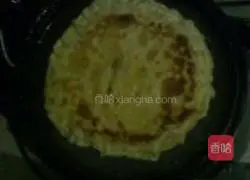 Illustration of how to make chive egg pancake 9