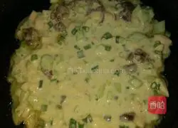 Illustration of how to make beef patties 4