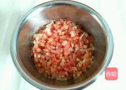 Illustration of how to make onion and pork patties 7