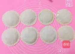 Illustration of how to make dumpling skin pies 15
