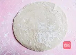 Illustration of making butterfly cakes with hand cakes 2