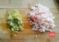 Illustration of how to make fruit sushi rice balls 4