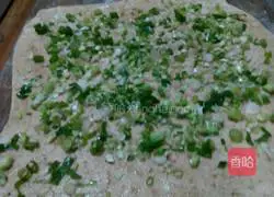 Illustration of how to make green onion cake 7