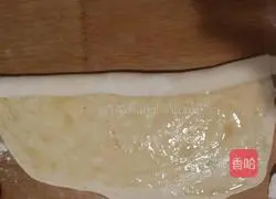 Illustration of how to make cumin beef crispy biscuits 7