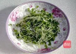 Illustration of how to make Chinese toon egg cake 2