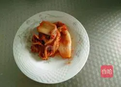 Illustration of how to make spicy cabbage sushi 2