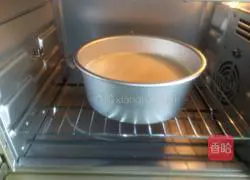 Illustration of how to make eight-inch sponge cake (whipped whole eggs) 8