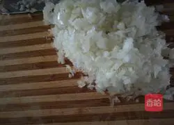 Illustration of how to make cumin beef crispy biscuits 5