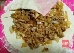 Illustration of how to make onion meatloaf 9