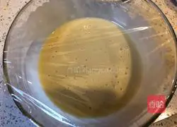 Illustration of how to make cream strawberry waffles 4