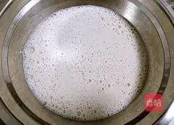 Illustration of how to make banana waffles 5