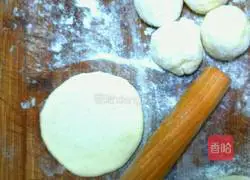 Illustration of how to make bean paste cake 1