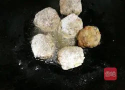 Illustration of how to make potato and mushroom minced meat pie 9