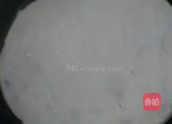 Illustration of how to make breakfast egg pancakes 12