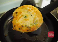 Illustration of how to make delicious scallion pancakes 7