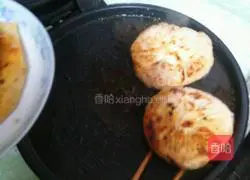 Pork and Onion Pie Recipe Illustration 11