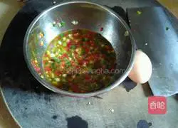 Illustration of how to make spicy egg pancakes 2