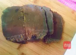 Illustration of how to make fried rice cake with eggs 1