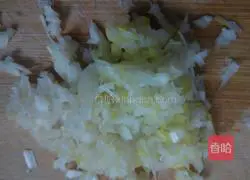 Illustration of how to make green onion and egg pancakes 2