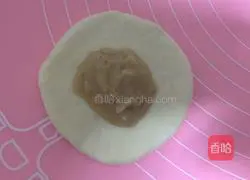 Illustration of how to make scallion pancakes 9