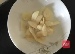 Illustration of how to make Hunan fried eggplant cake 3