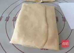 Illustration of how to make shortbread with red bean paste filling 5