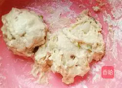 Illustration of how to make egg and potato pancakes 4