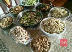 Illustration of how to make dumpling tubes 2